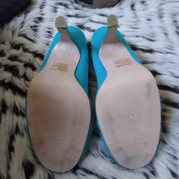 Wild Diva Round Toe Blue Heels - Picture 6 of 7